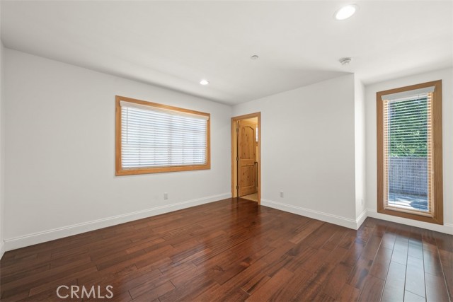 184 S Altadena Drive, Pasadena CA: https://media.crmls.org/medias/b77c43a9-f9a2-4af4-8e40-31a590b3e9af.jpg