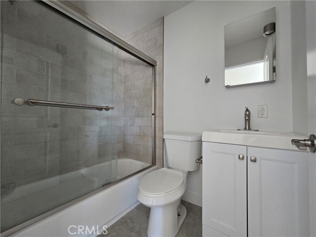 Detail Gallery Image 22 of 26 For 2440 Penmar Ave #2,  Venice,  CA 90291 - 3 Beds | 2/1 Baths