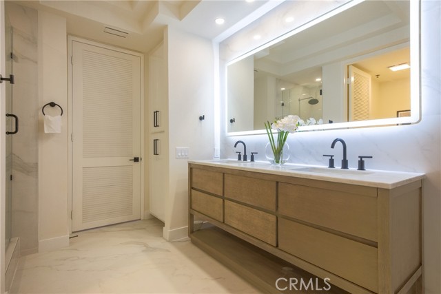Detail Gallery Image 33 of 75 For 2122 Century Park Ln #111,  Los Angeles,  CA 90067 - 2 Beds | 2/1 Baths