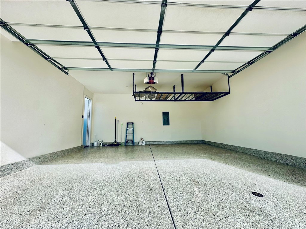 https://media.crmls.org/medias/b77d7130-7814-4843-ad78-242c88d08d06.jpg?preset=X-Large