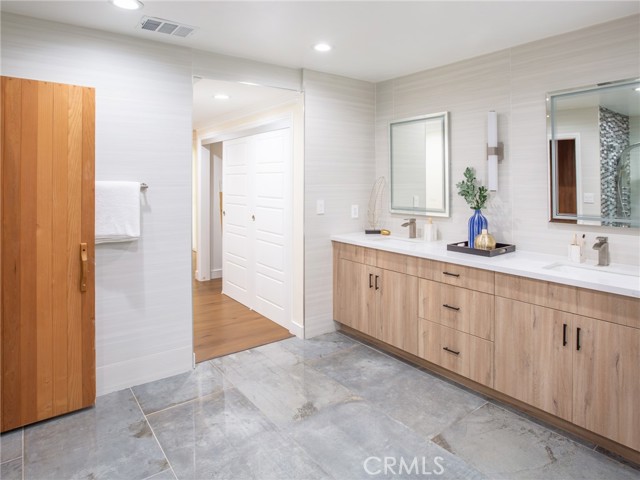 Detail Gallery Image 17 of 33 For 417 S Charvers Ave, West Covina,  CA 91791 - 4 Beds | 3 Baths