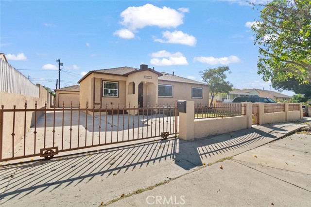 Detail Gallery Image 2 of 39 For 13438 Mercer, Pacoima,  CA 91331 - 3 Beds | 2/1 Baths