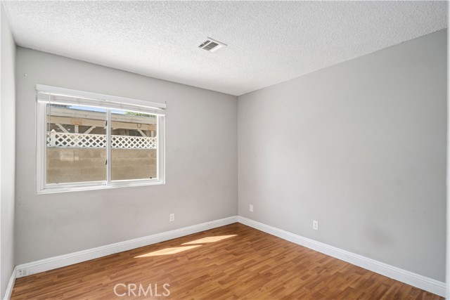 44220 Fig Avenue, Lancaster CA: https://media.crmls.org/medias/b77dfb07-723b-48a2-ac77-3e601b328ed6.jpg