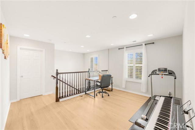 7169 Logsdon Drive, Eastvale CA: https://media.crmls.org/medias/b77ea8a6-335b-48ca-8911-8f330e52f4f7.jpg