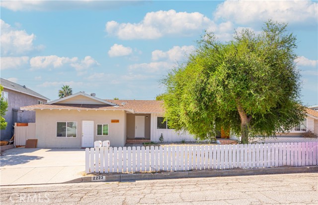 Detail Gallery Image 1 of 41 For 2223 Mesquite Dr, San Bernardino,  CA 92404 - 5 Beds | 3 Baths