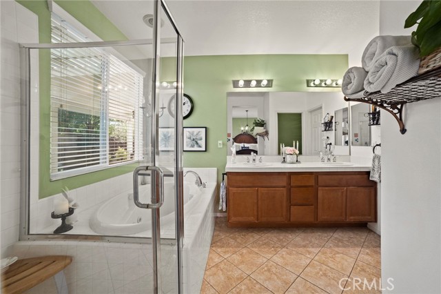 Detail Gallery Image 16 of 38 For 36326 Mustang Spirit Ln, Wildomar,  CA 92595 - 4 Beds | 3 Baths