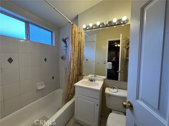 Detail Gallery Image 10 of 19 For 11250 Blucher, Granada Hills,  CA 91344 - 3 Beds | 2 Baths