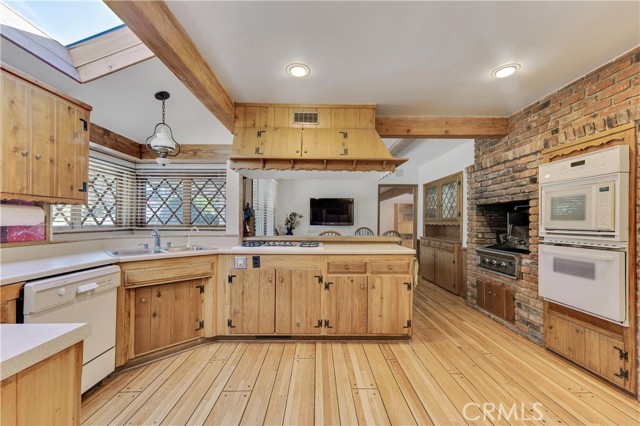 Detail Gallery Image 21 of 58 For 4771 Vista De Oro, Woodland Hills,  CA 91364 - 6 Beds | 4/1 Baths