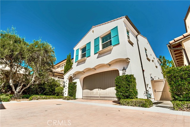 55 Decker, Irvine CA: https://media.crmls.org/medias/b7810350-7e3a-4274-934a-3ef9da02aa24.jpg