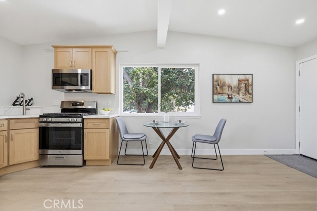 Detail Gallery Image 11 of 26 For 11068 El Amarillo #STUDIO,  Fountain Valley,  CA 92708 - 1 Beds | 1 Baths