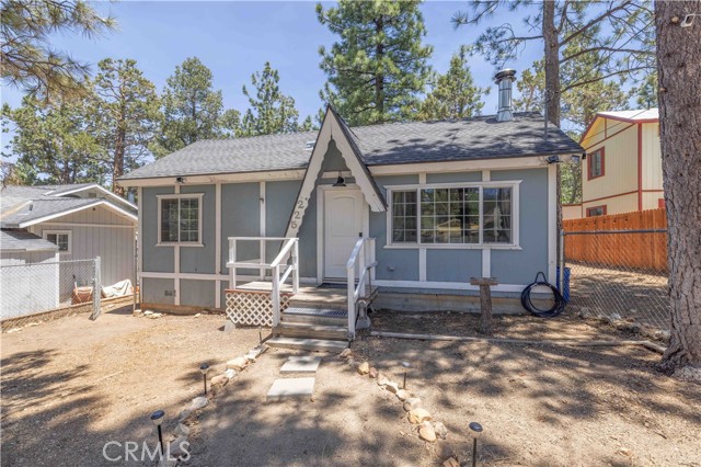 Detail Gallery Image 2 of 28 For 225 Sunset Ln, Sugarloaf,  CA 92386 - 2 Beds | 1 Baths