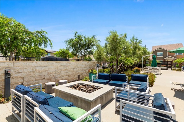 2777 E Bordeaux Drive, Ontario CA: https://media.crmls.org/medias/b781d2f4-e24b-4ffe-94ac-92f83454b66d.jpg