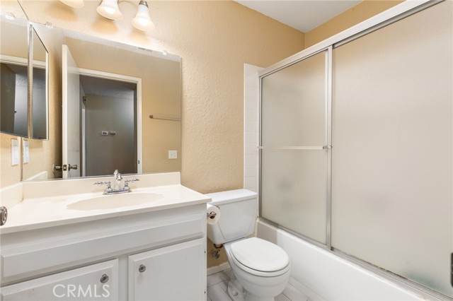 Detail Gallery Image 11 of 26 For 12075 Harclare Dr, Moreno Valley,  CA 92557 - 3 Beds | 2 Baths