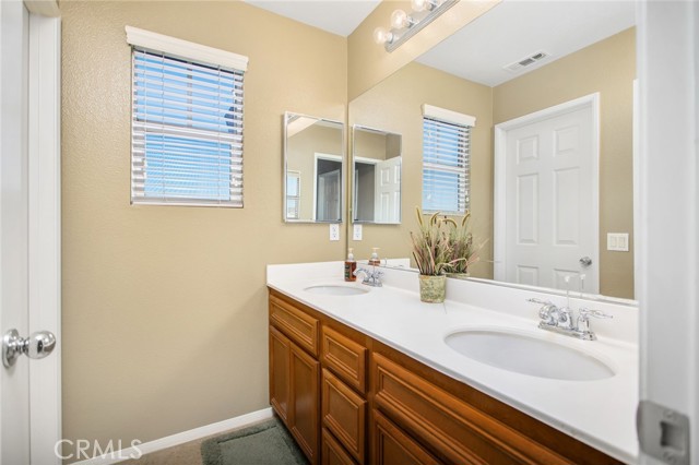 6347 Lyndsey Street, Eastvale CA: https://media.crmls.org/medias/b78325c3-12a7-498c-9f6b-4119e17cc744.jpg