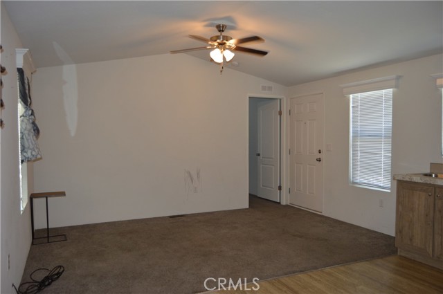 Detail Gallery Image 3 of 35 For 2494 N Main #54,  Barstow,  CA 92411 - 3 Beds | 2 Baths