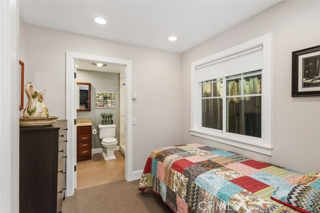 1405 Lakeside Lane, Huntington Beach CA: https://media.crmls.org/medias/b783414d-d7d3-4e68-9890-bc469018473e.jpg