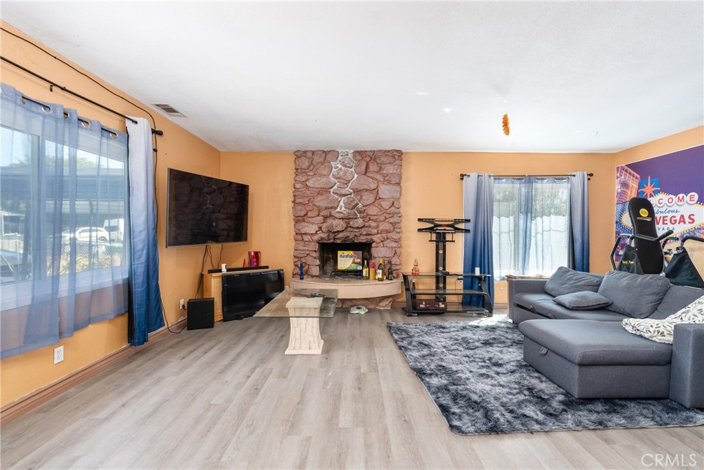 MLS #CV25214338 image #4