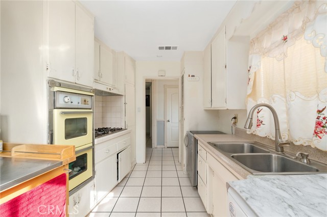 Detail Gallery Image 14 of 35 For 2417 Notre Dame, Pomona,  CA 91766 - 3 Beds | 1 Baths