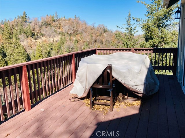 Detail Gallery Image 10 of 19 For 1302 Calgary Dr, Lake Arrowhead,  CA 92352 - 3 Beds | 2/1 Baths