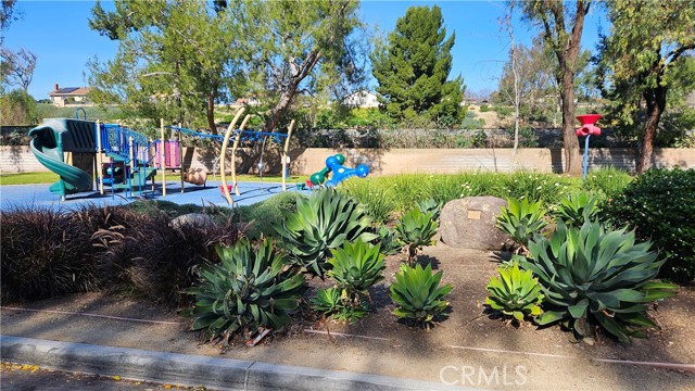 Detail Gallery Image 42 of 49 For 23160 Newport Ln #9,  Yorba Linda,  CA 92887 - 2 Beds | 2/1 Baths
