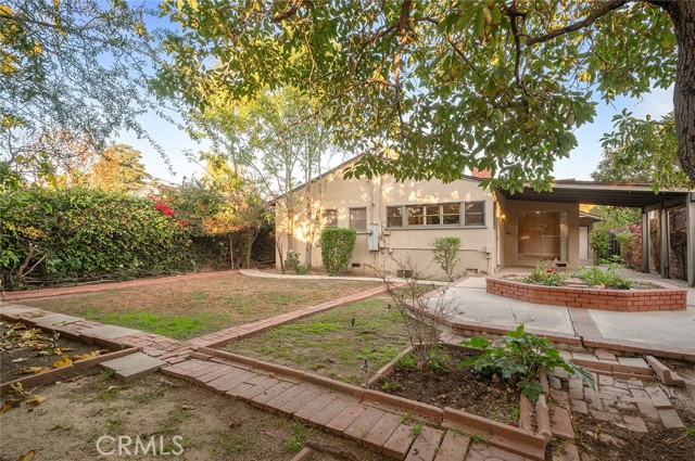 5715 Norwich, Van Nuys CA: https://media.crmls.org/medias/b7856dc5-80c8-44e4-b0d3-1dffb9dafa3c.jpg