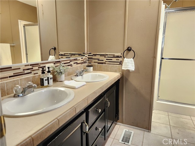 Detail Gallery Image 9 of 16 For 1445 W Florida Ave #60,  Hemet,  CA 92543 - 3 Beds | 2 Baths