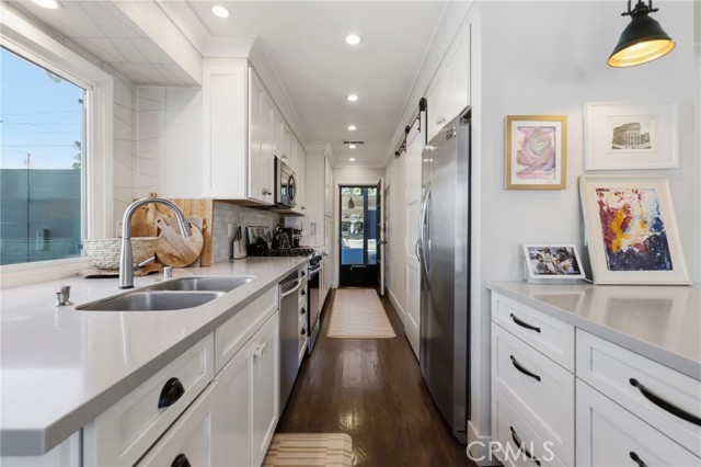 16914 Budlong photo 8