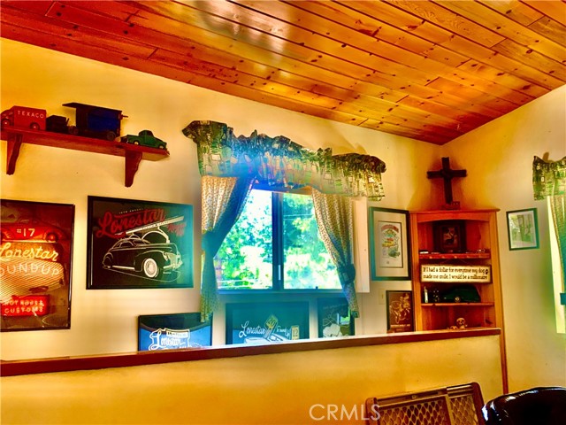 540 Yukon Road, Green Valley Lake CA: https://media.crmls.org/medias/b7862f2a-b83e-4561-ba1d-d8eed4b92eb1.jpg