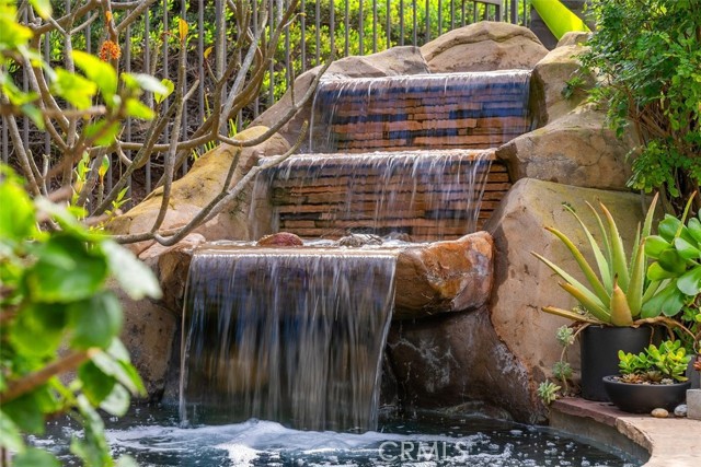 Image 32 of 58 For 65 Castletree