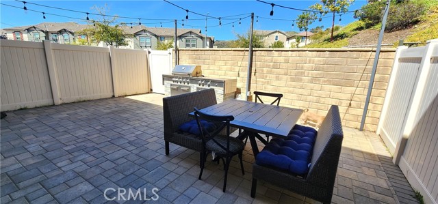22013 Barrington Way, Saugus CA: https://media.crmls.org/medias/b7870296-8dba-4b6e-b79b-a50f0fe7eabb.jpg