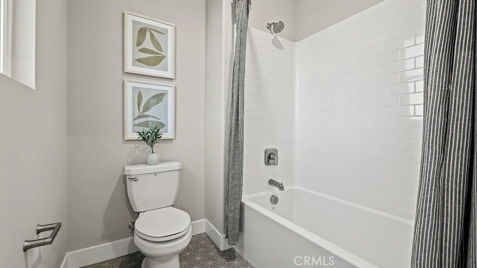 https://media.crmls.org/medias/b787289f-f628-4e33-b199-cd25cb176c66.jpg?preset=X-Large