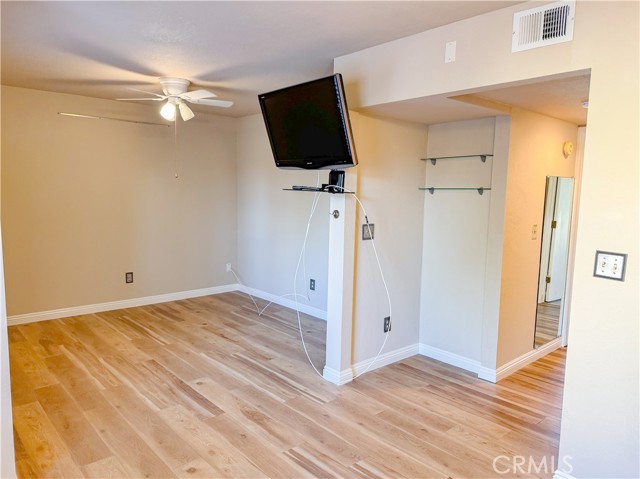 Detail Gallery Image 11 of 17 For 14500 Las Palmas Dr #42,  Bakersfield,  CA 93306 - 3 Beds | 2/1 Baths