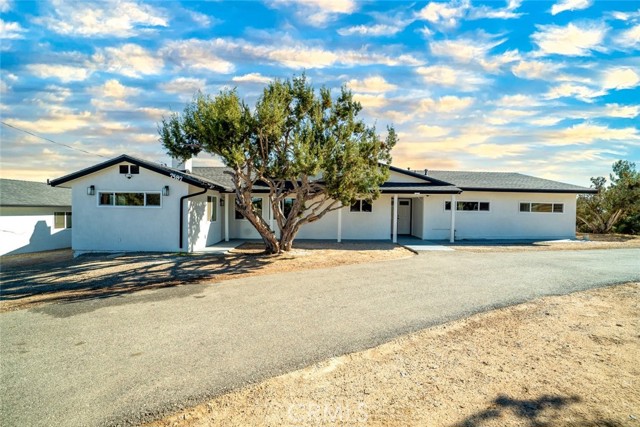 Detail Gallery Image 1 of 73 For 7587 3rd Ave, Hesperia,  CA 92345 - 4 Beds | 2/1 Baths