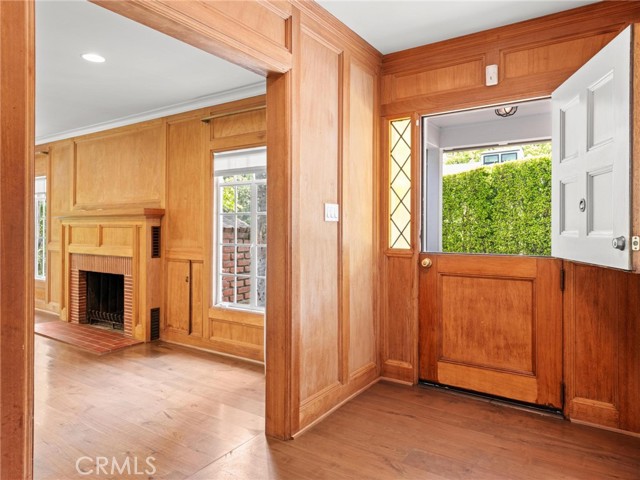5405 Black Oak Drive, Los Angeles CA: https://media.crmls.org/medias/b787e225-d1ac-4b93-bca7-7f06dc3139da.jpg