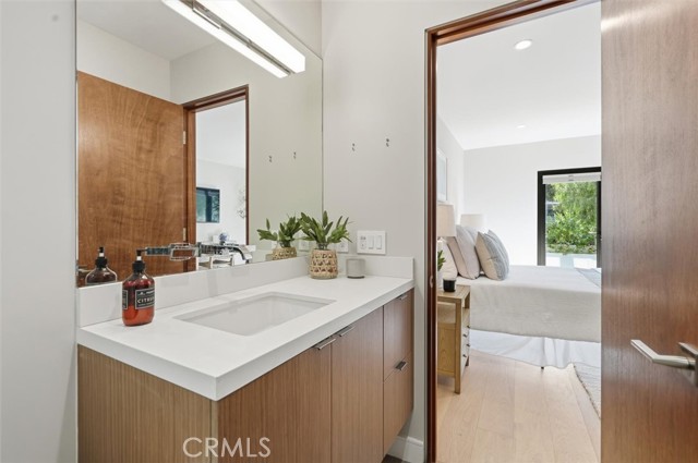 Image 40 of 49 For 959 5th Street  A