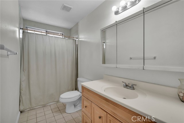 Detail Gallery Image 13 of 23 For 6300 Pacific Dr, Commerce,  CA 90040 - 3 Beds | 2 Baths