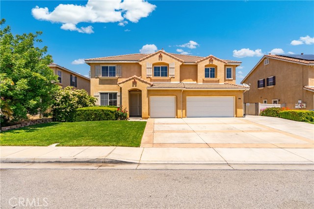 Detail Gallery Image 2 of 53 For 2207 Cork Oak St, Palmdale,  CA 93551 - 5 Beds | 4 Baths
