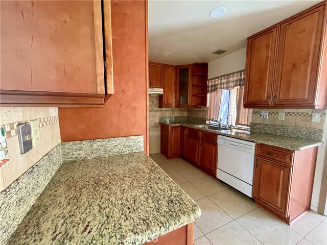 36961 SPANISH BROOM DR,, Palmdale CA: https://media.crmls.org/medias/b7892526-0c51-4f60-8dbe-36173d0461de.jpg
