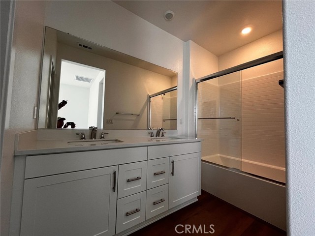 Detail Gallery Image 15 of 27 For 2557 E Lincoln Paseo, Ontario,  CA 91762 - 4 Beds | 4 Baths