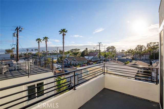 Detail Gallery Image 32 of 40 For 204 Geneva Ave, Huntington Beach,  CA 92648 - 4 Beds | 4/1 Baths