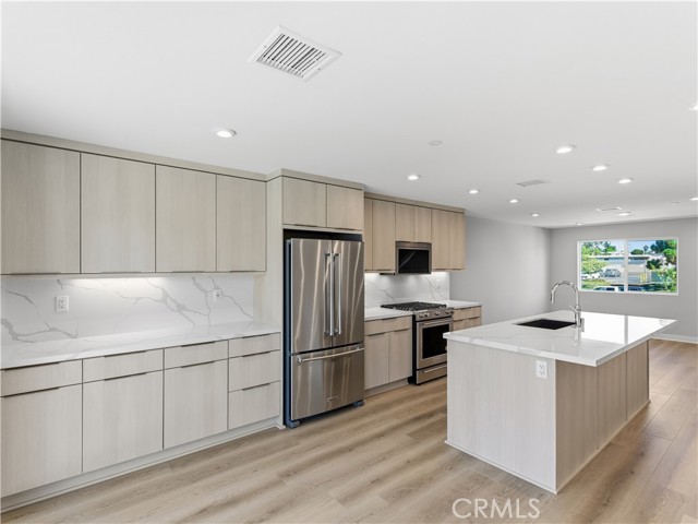 MLS #OC25241320 image #8