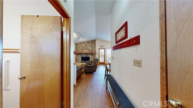 Detail Gallery Image 47 of 69 For 590 Arrowhead Villa Rd, Lake Arrowhead,  CA 92352 - 3 Beds | 2/1 Baths