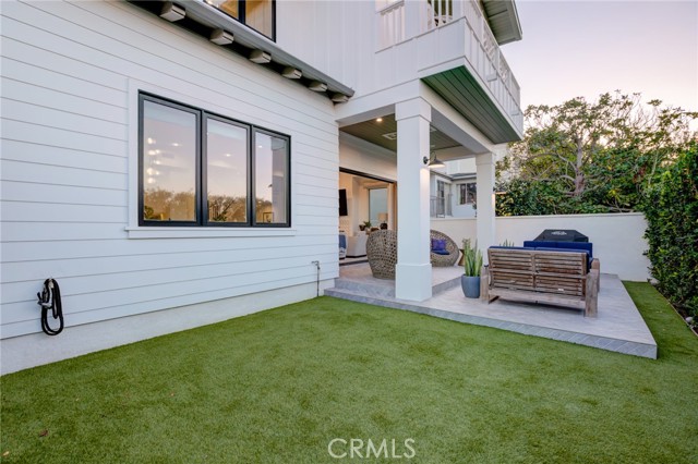 665 19th Street, Manhattan Beach, California 90266, 5 Bedrooms Bedrooms, ,7 BathroomsBathrooms,Residential,Sold,19th,SB22011803