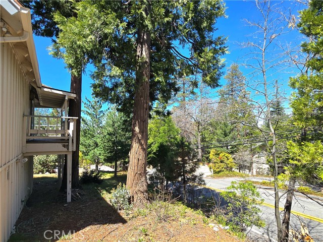 943 Grass Valley Road, Lake Arrowhead CA: https://media.crmls.org/medias/b78d1687-a8fa-41bb-82cb-ee1e8895efa6.jpg