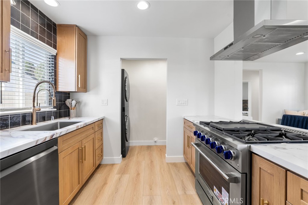 MLS #OC25258483 image #9