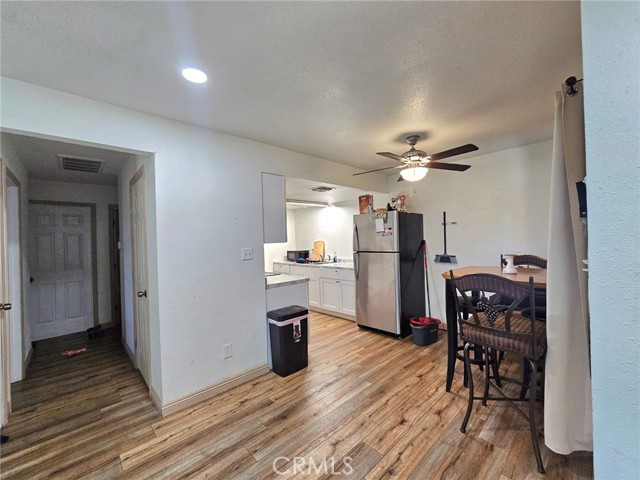128 Park Street, Madera CA: https://media.crmls.org/medias/b78fad0a-e1aa-40c2-9410-c5db5c0420db.jpg