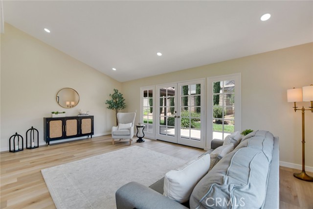 5697 Los Robles, La Verne CA: https://media.crmls.org/medias/b7905cbe-a1e4-4629-ad8f-f03c6ec9b298.jpg