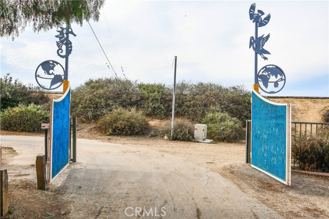 887 W 34th, Long Beach CA: https://media.crmls.org/medias/b790d1ef-492f-4383-b62d-5ab19d599856.jpg