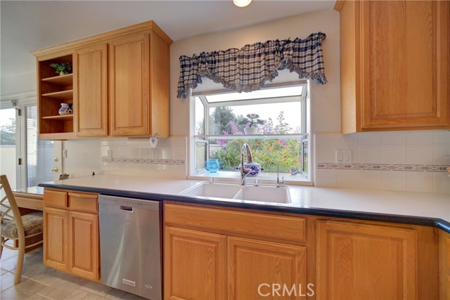 585 Red Tail Meadow Lane, Arroyo Grande CA: https://media.crmls.org/medias/b7911289-4323-4a7b-a81e-31a013f3fa09.jpg