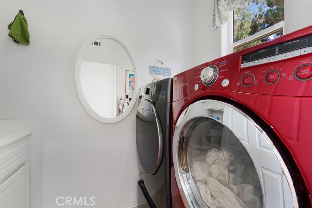 2 Westgate, Irvine CA: https://media.crmls.org/medias/b79136bd-3b4d-49d1-97ae-a9e5cd0a618f.jpg